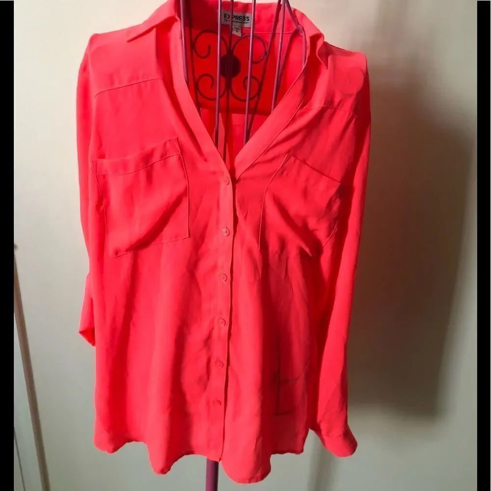Express coral top . Size: M